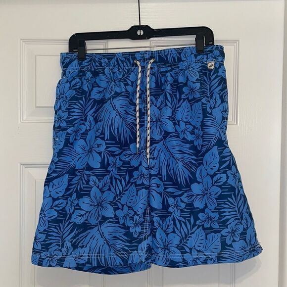 ✨Lands’ End Blue Tropical swim trunks - Picture 1 of 6